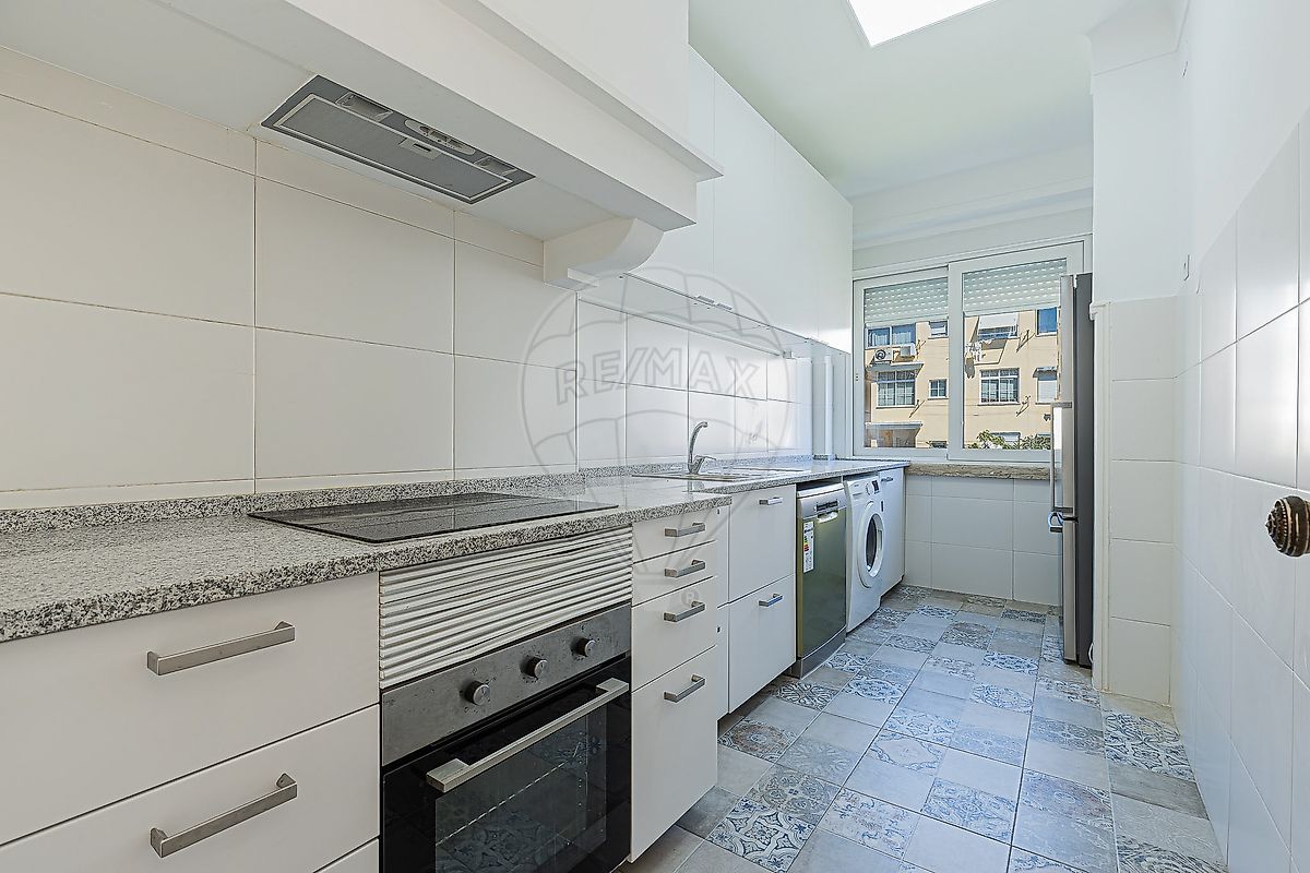 Apartamento T4 para arrendamento