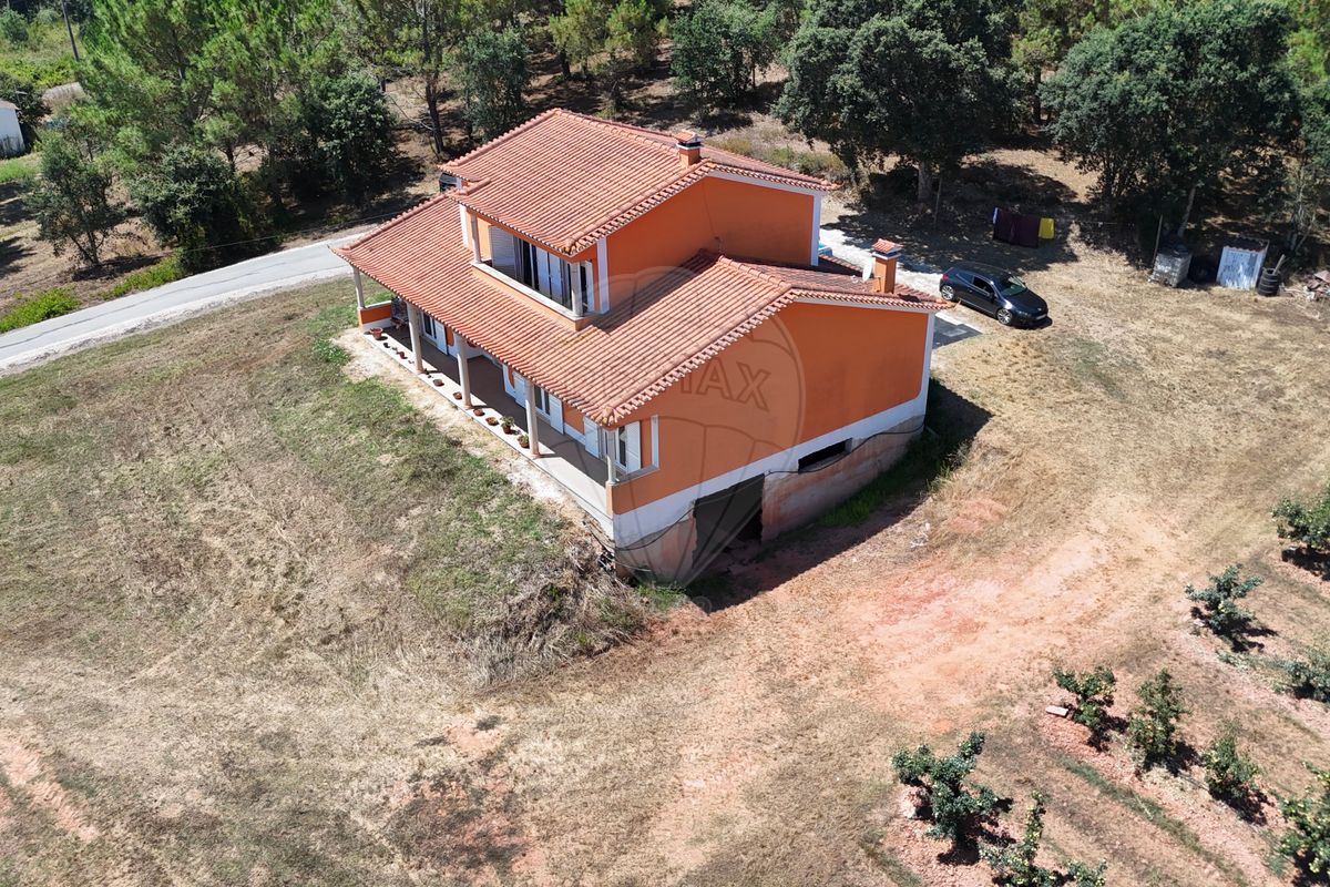 Moradia T4 para venda