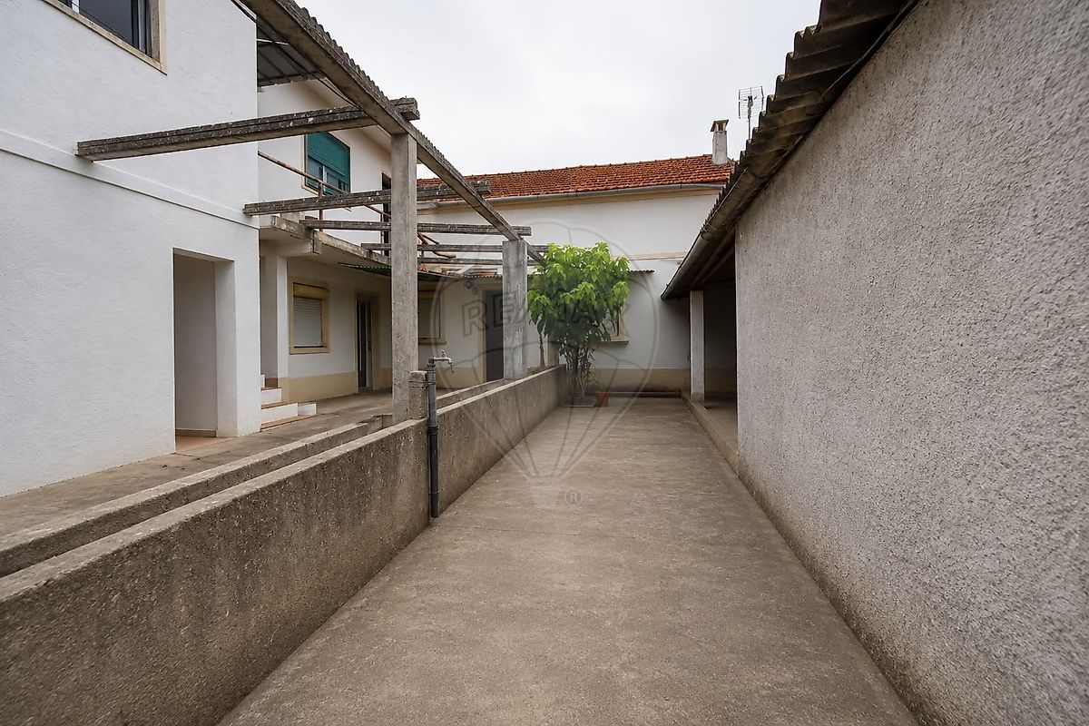 Moradia T5 para venda