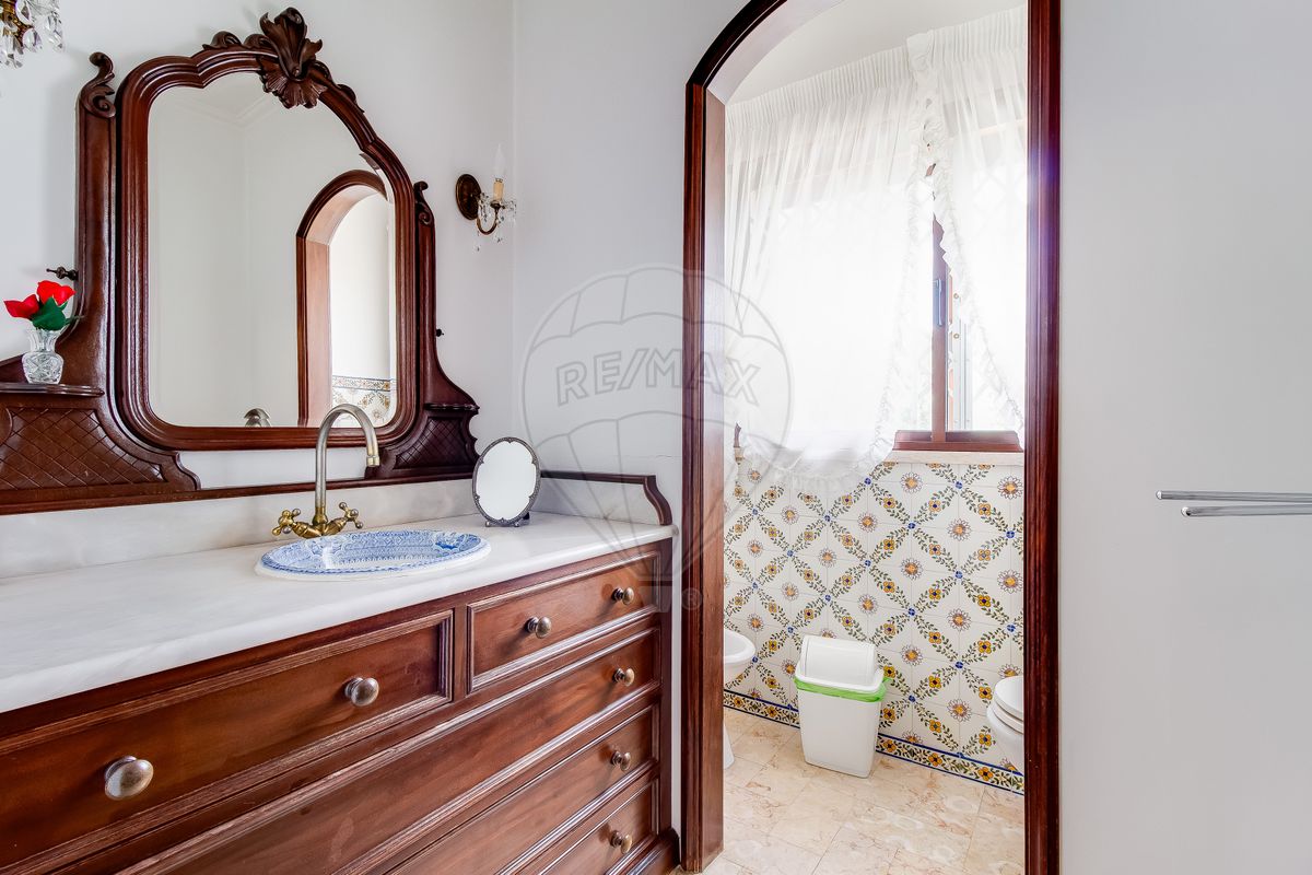 Moradia T8 para venda