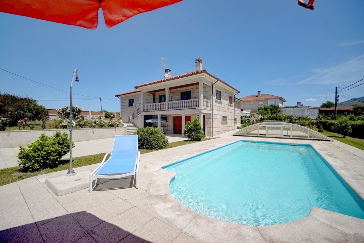 Moradia T4 para venda