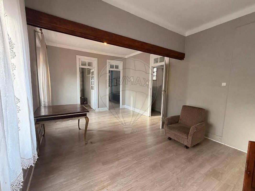 Moradia T4 para venda