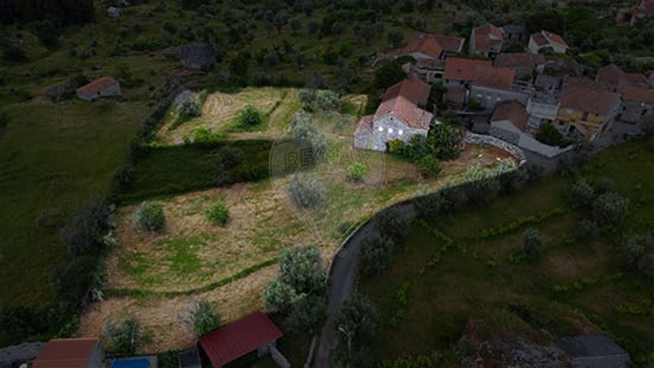 Moradia T4 para venda