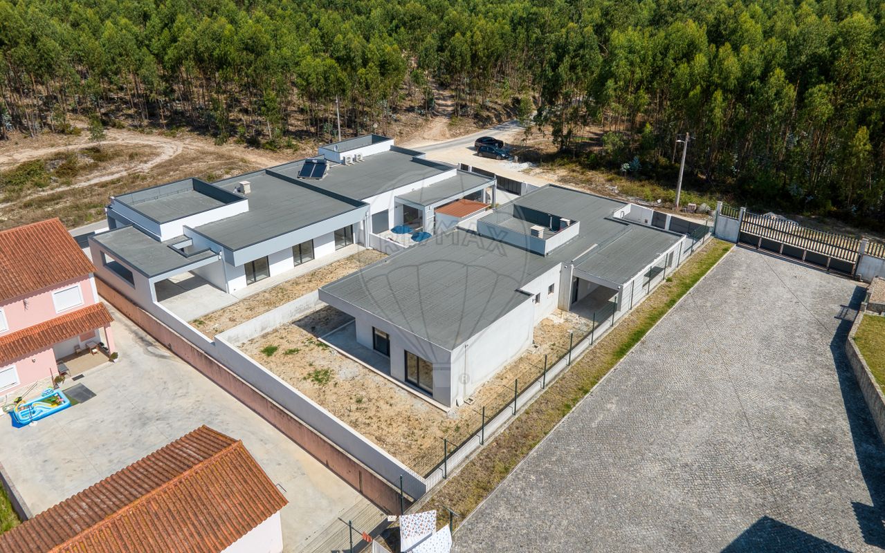 Moradia T4 para venda