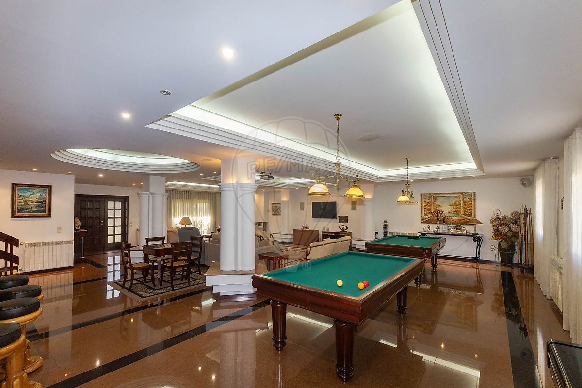 Moradia T4 para venda