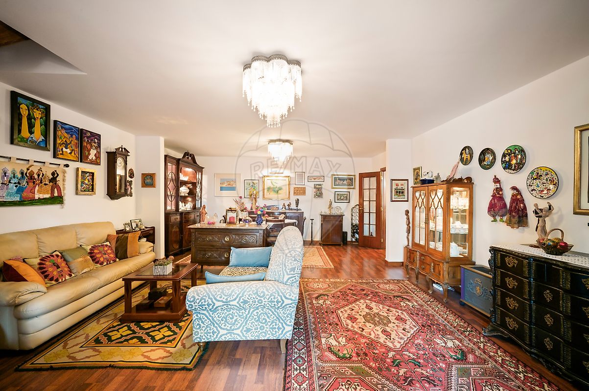 Apartamento T7 para venda