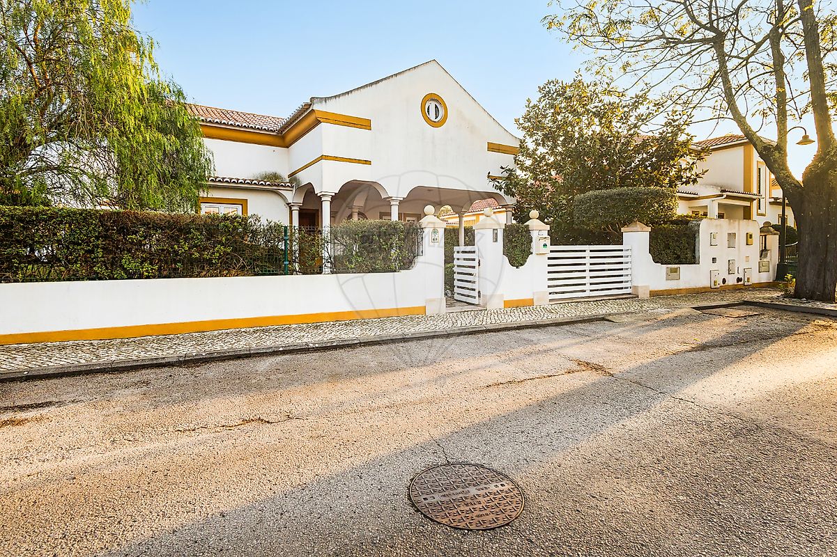 Moradia T5 para venda