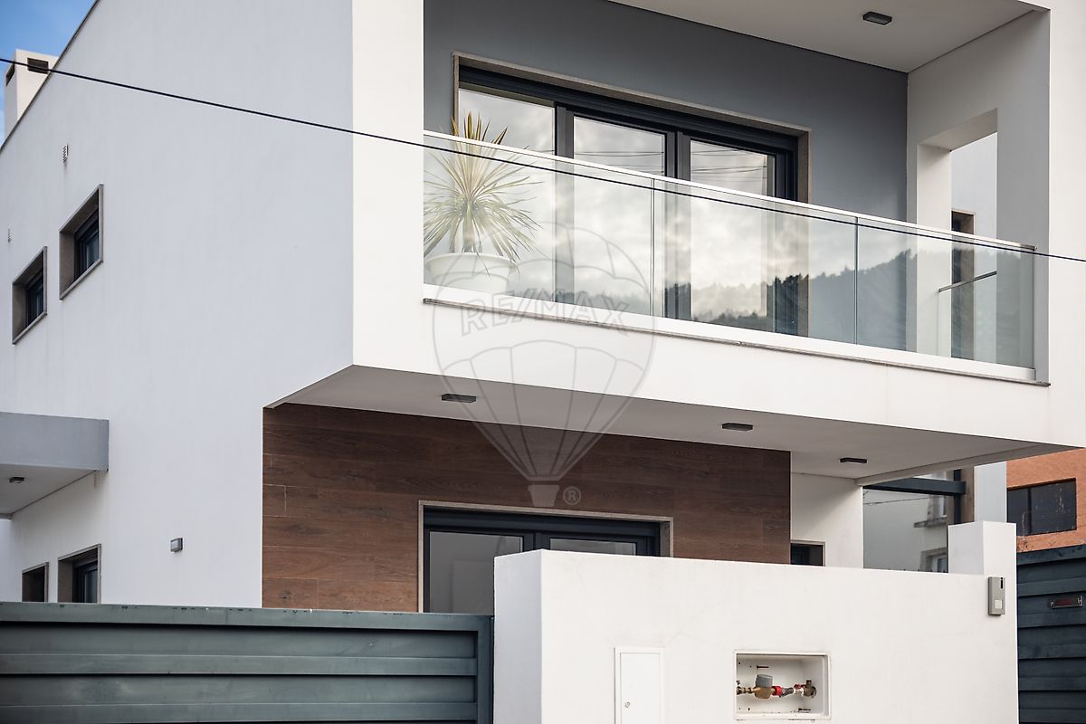 Moradia T4 para venda