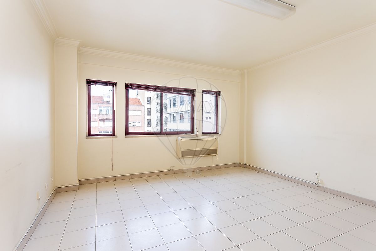 Escritório T1 para arrendamento