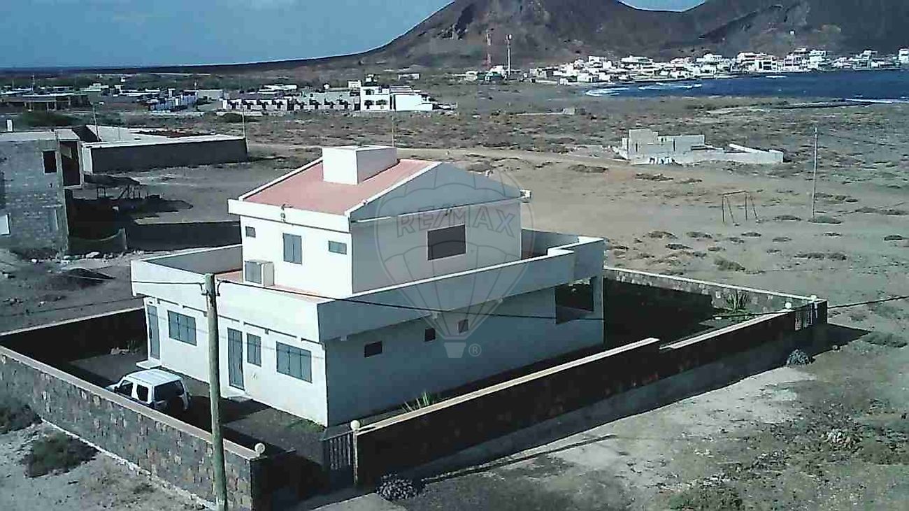 Moradia T4 para venda