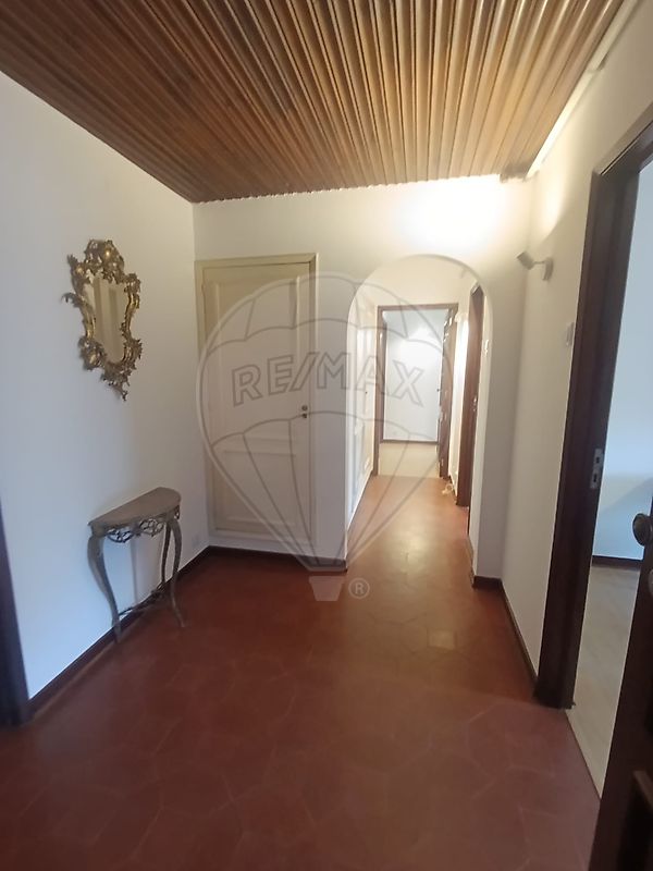 Apartamento T4 para arrendamento