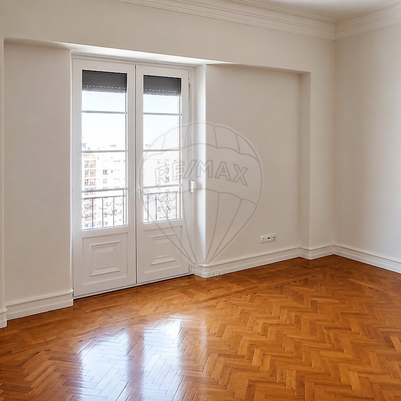 Apartamento T4 para arrendamento