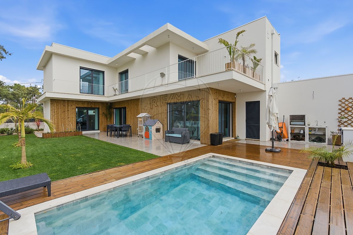 Moradia T4 para venda