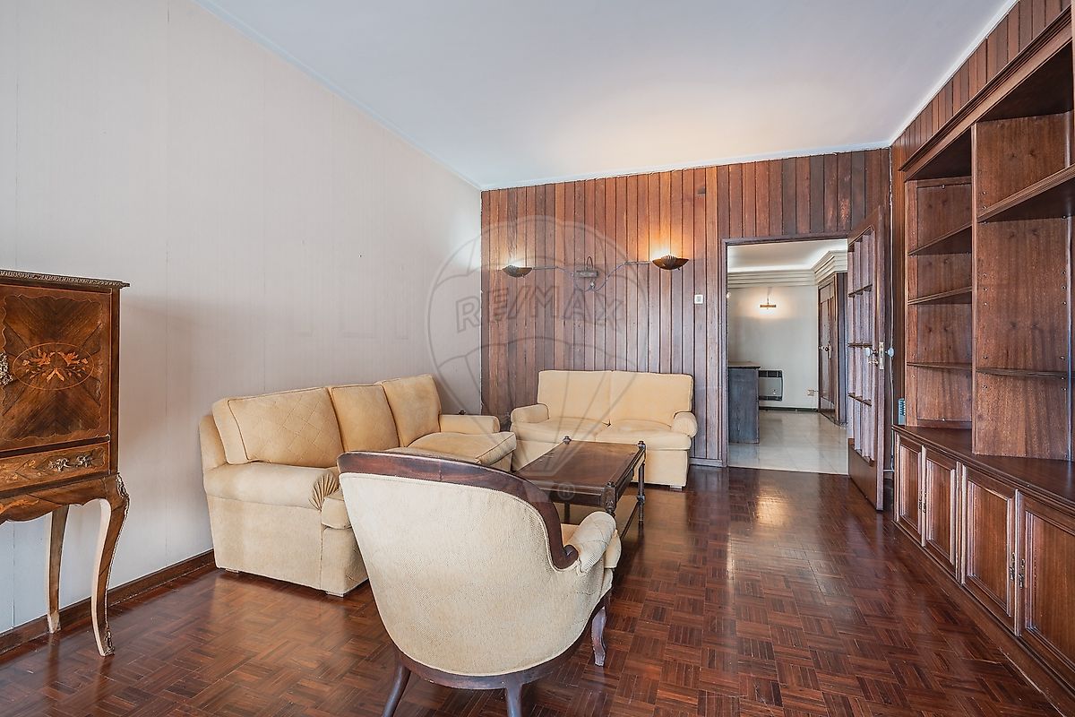 Apartamento T4 para arrendamento