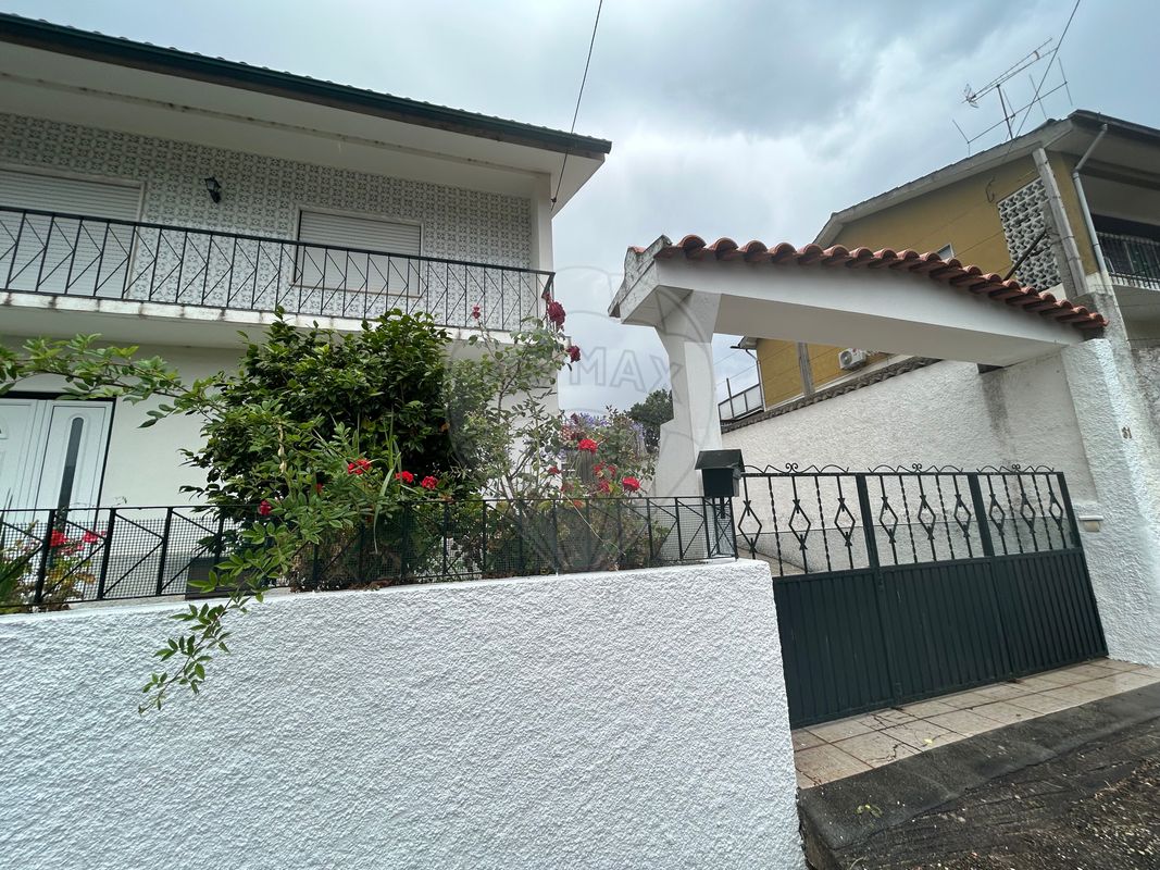 Moradia T4 para venda