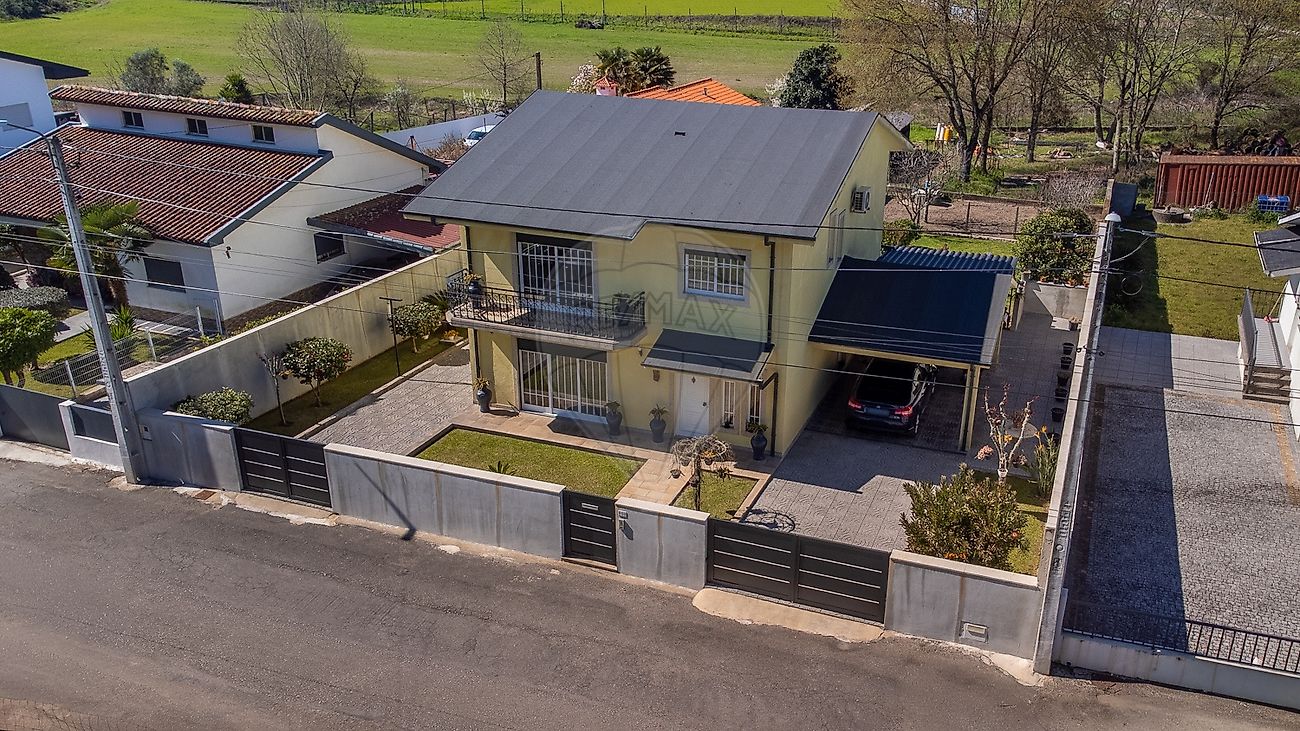 Moradia T4 para venda