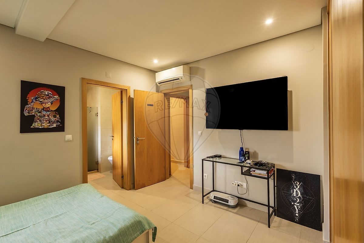 Moradia T5 para venda