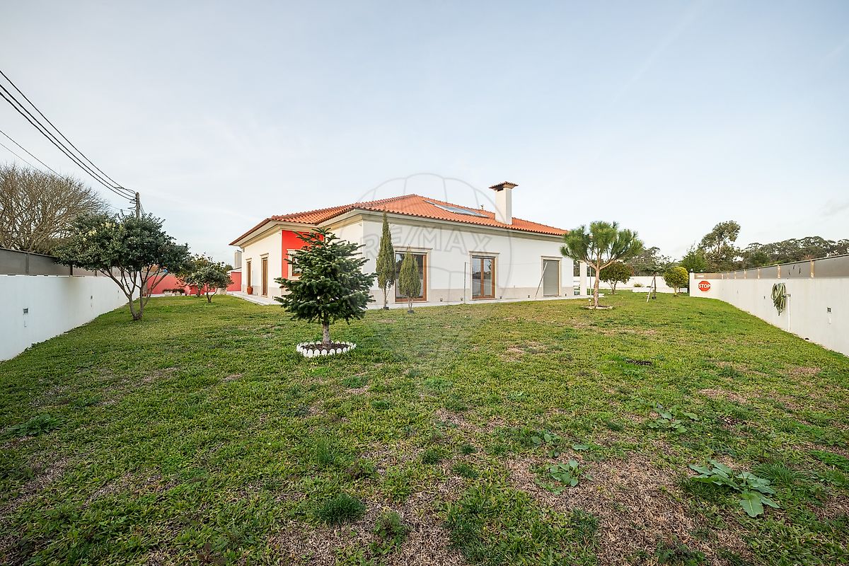 Moradia T4 para venda