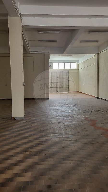 Armazém T0 para arrendamento
