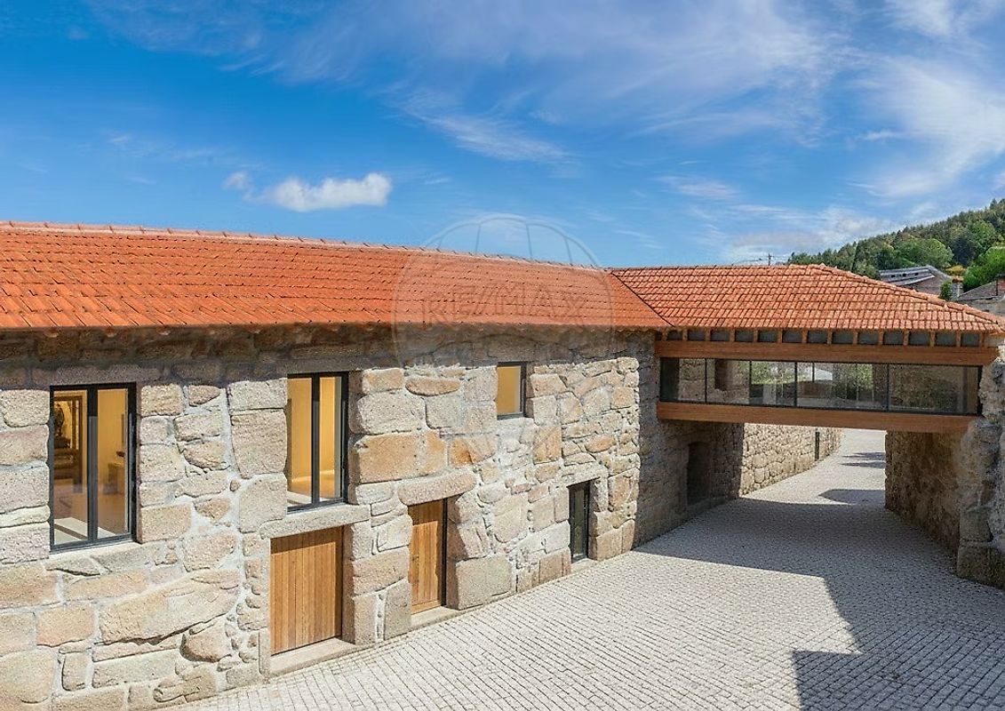 Moradia T4 para venda