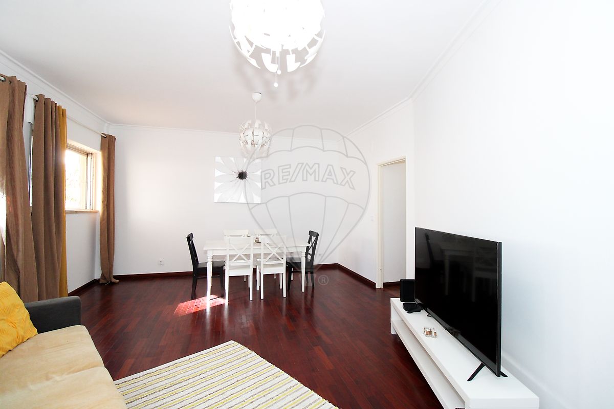 Apartamento T4 para arrendamento