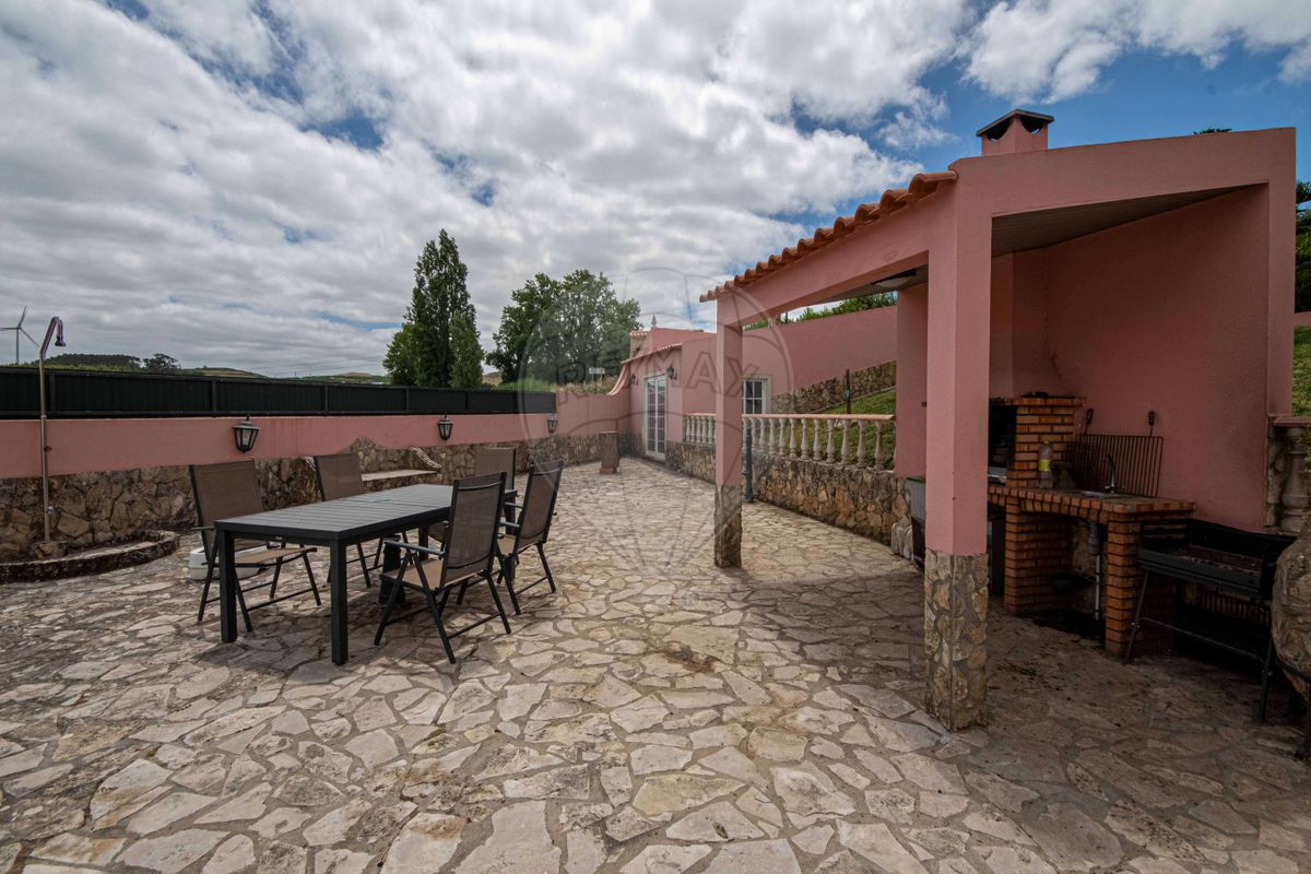 Moradia T4 para venda