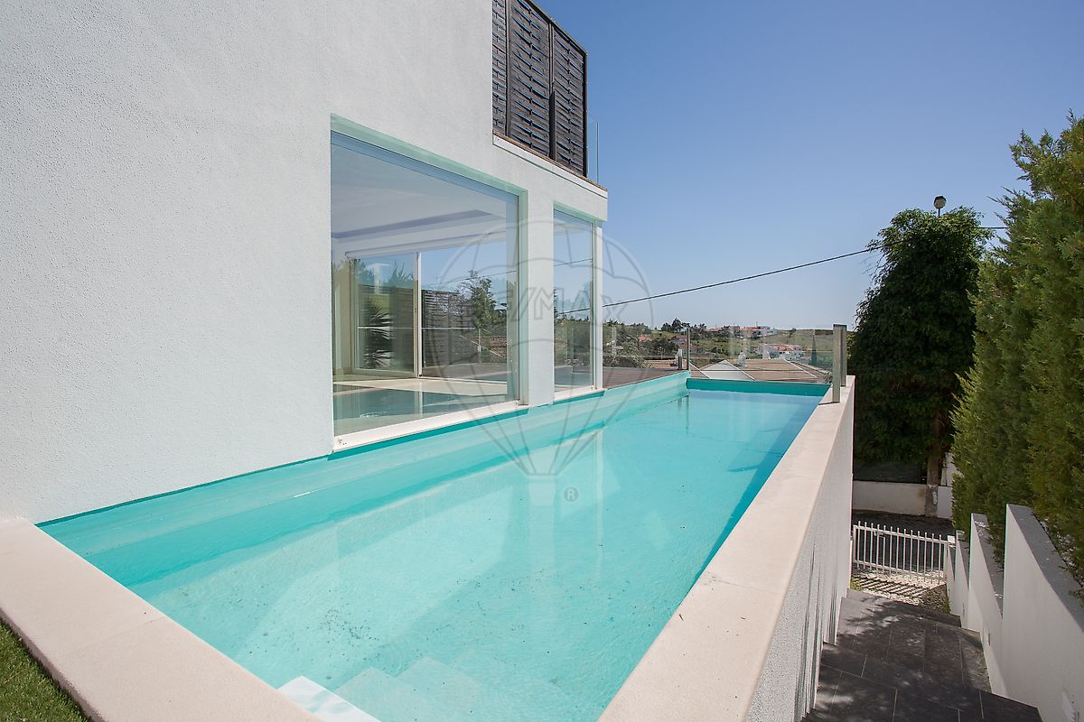 Moradia T5 para venda