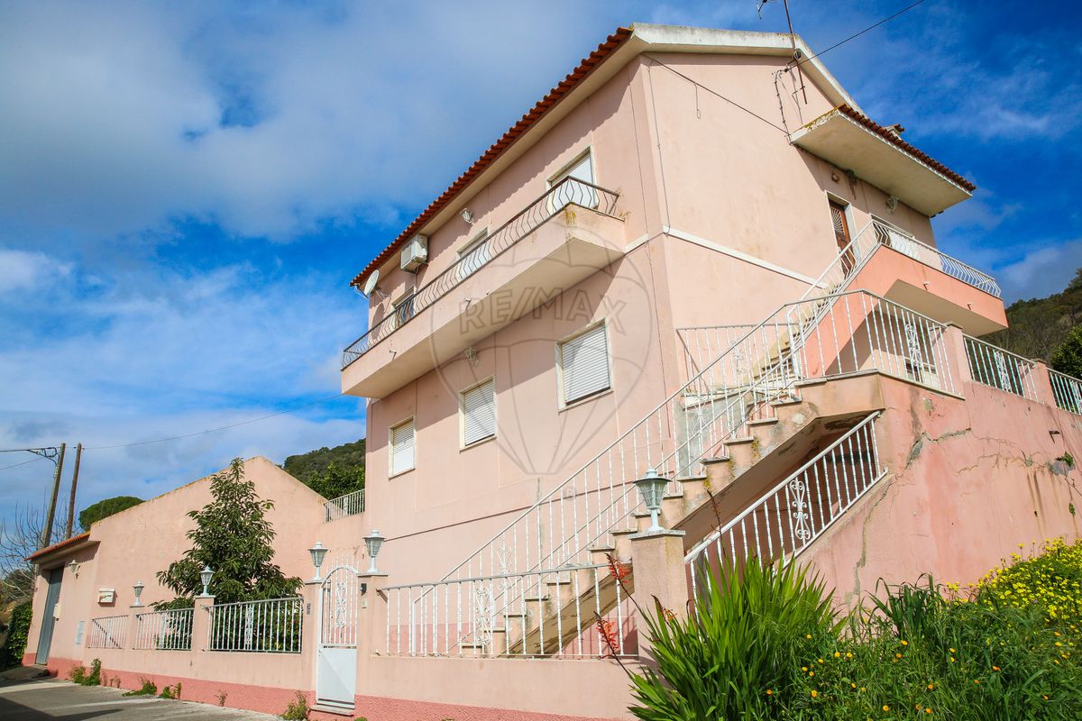 Moradia T4 para venda