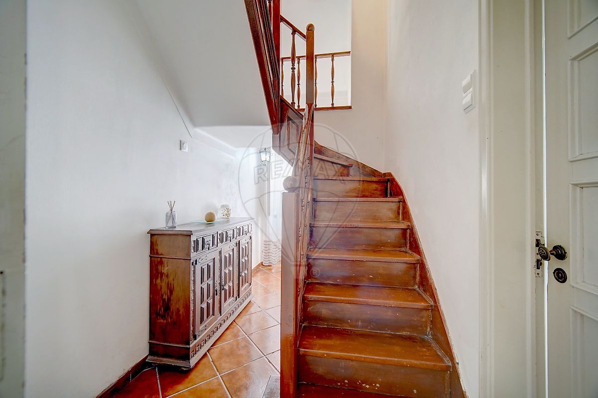 Moradia T5 para venda