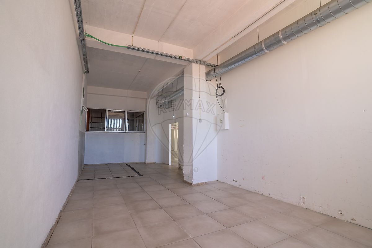 Armazém T0 para arrendamento