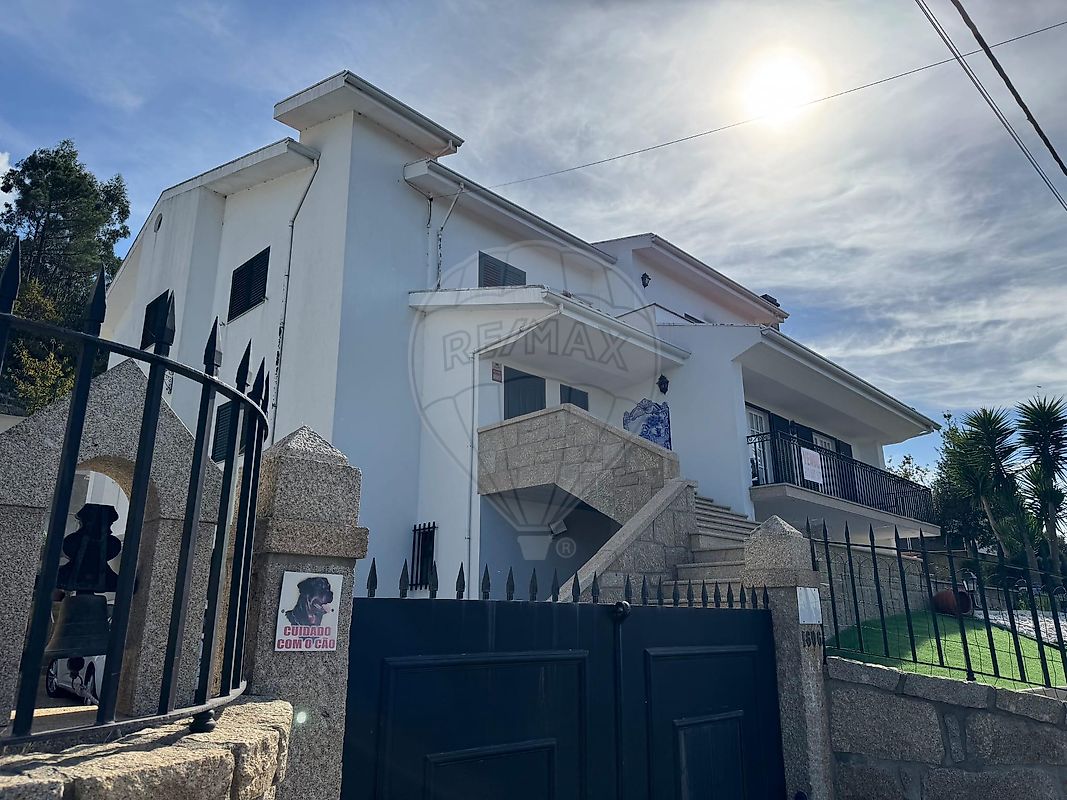 Moradia T5 para venda