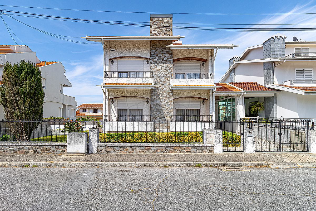 Moradia T4 para venda