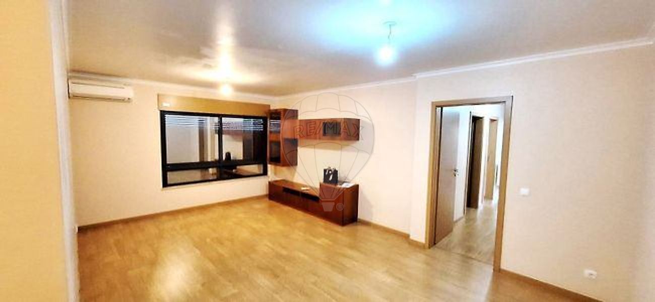 Duplex T3 para arrendamento