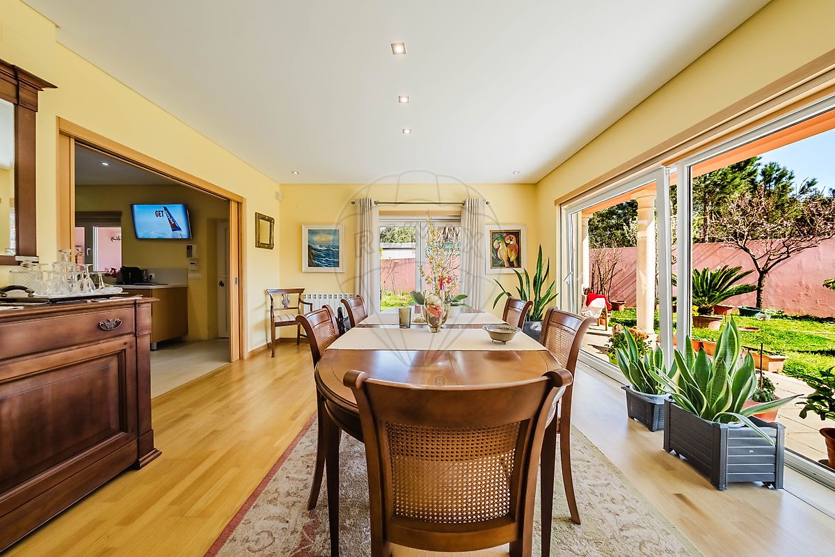 Moradia T4 para venda