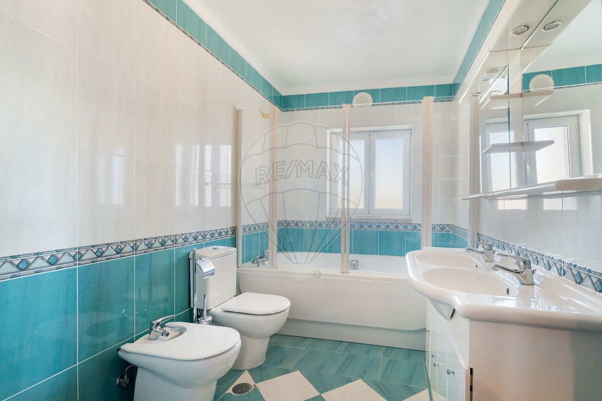 Moradia T4 para venda