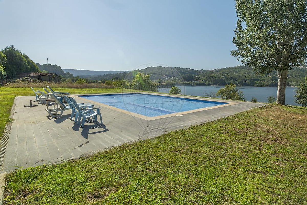 Moradia T4 para venda