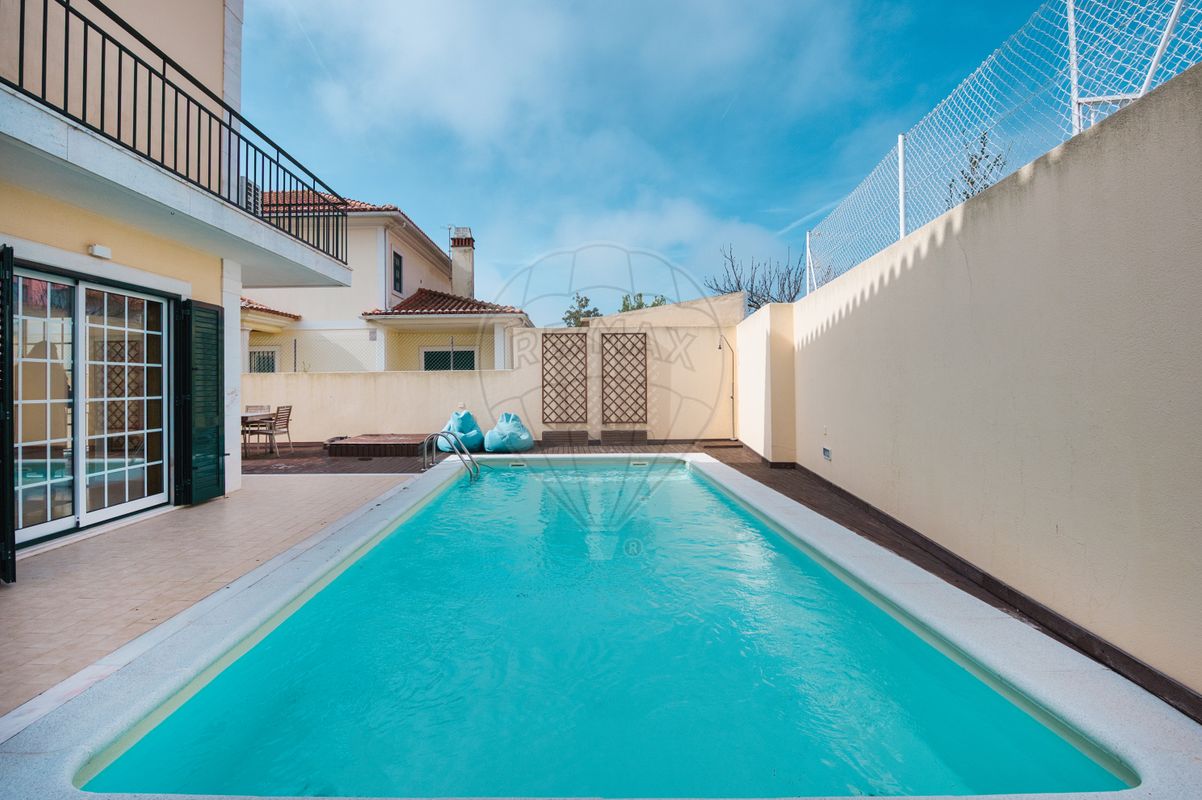 Moradia T5 para venda