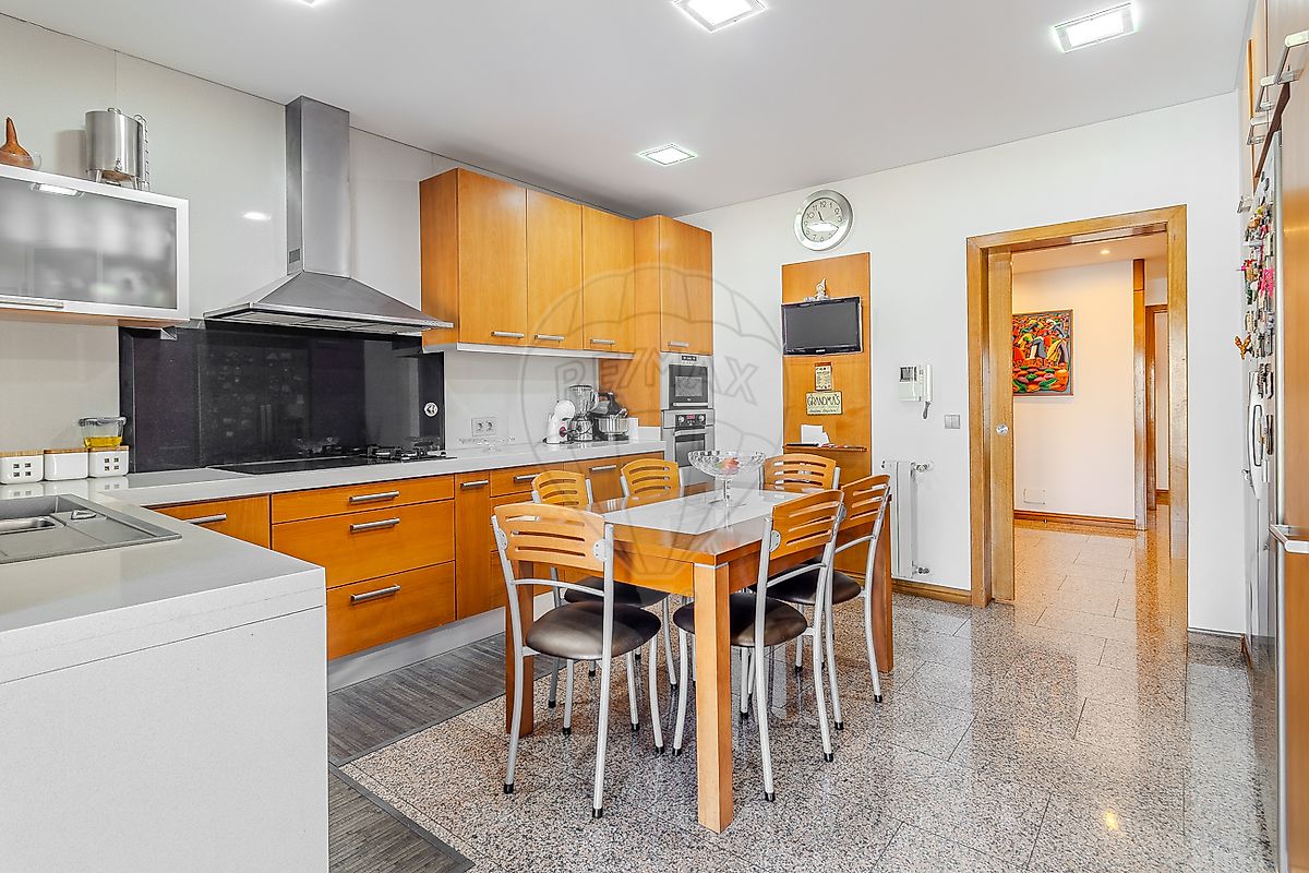 Apartamento T4 para venda