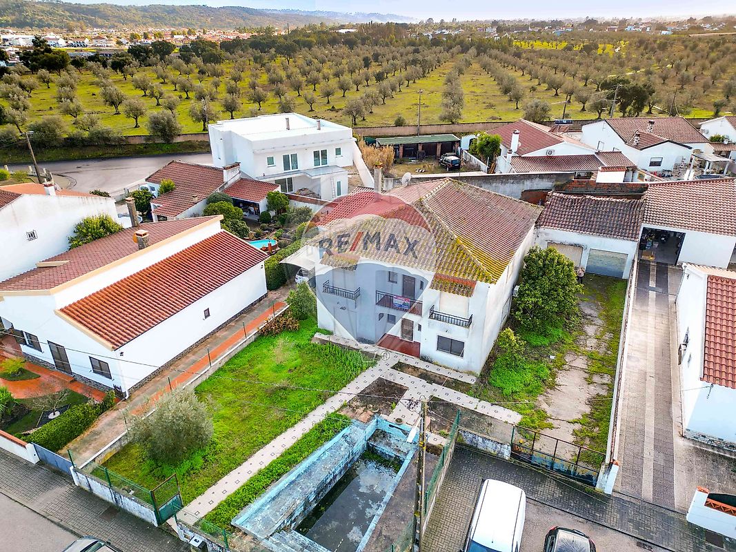 Moradia T14 para venda