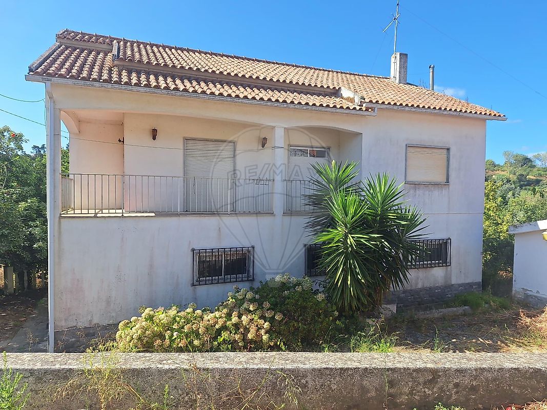 Moradia T4 para venda