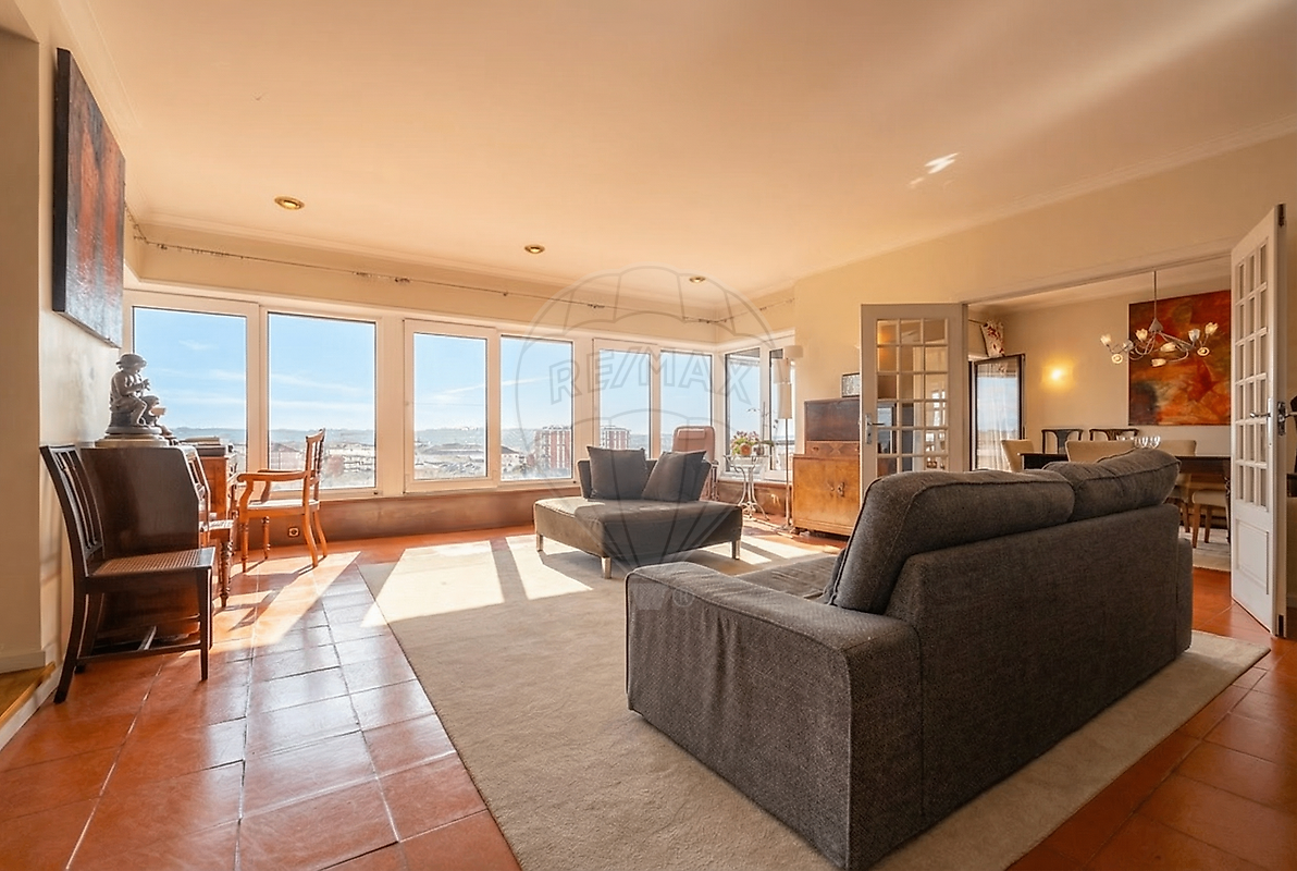 Apartamento T7 para venda