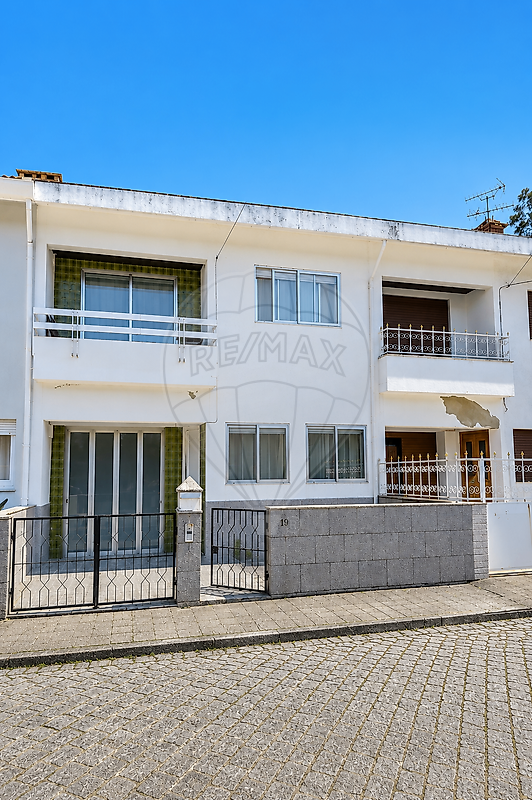 Moradia T5 para venda