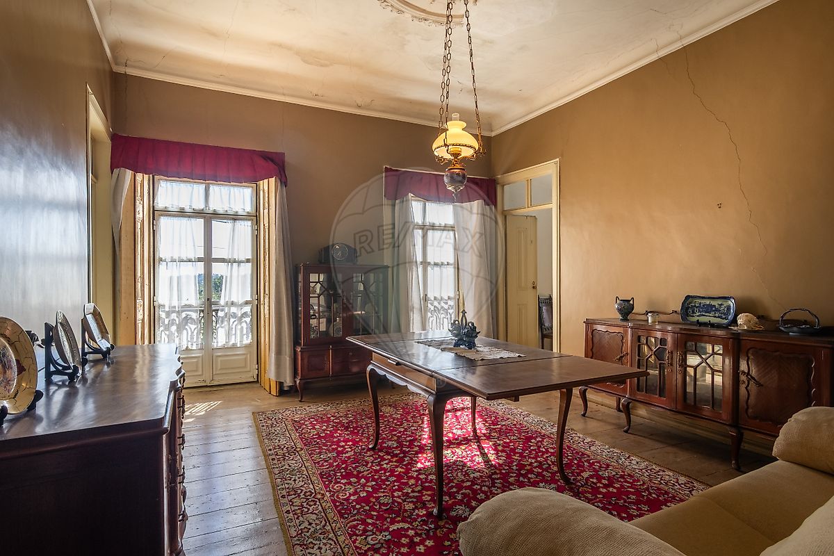 Moradia T4 para venda