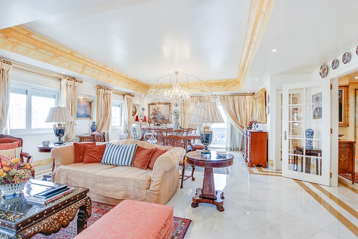 Apartamento T5 para venda