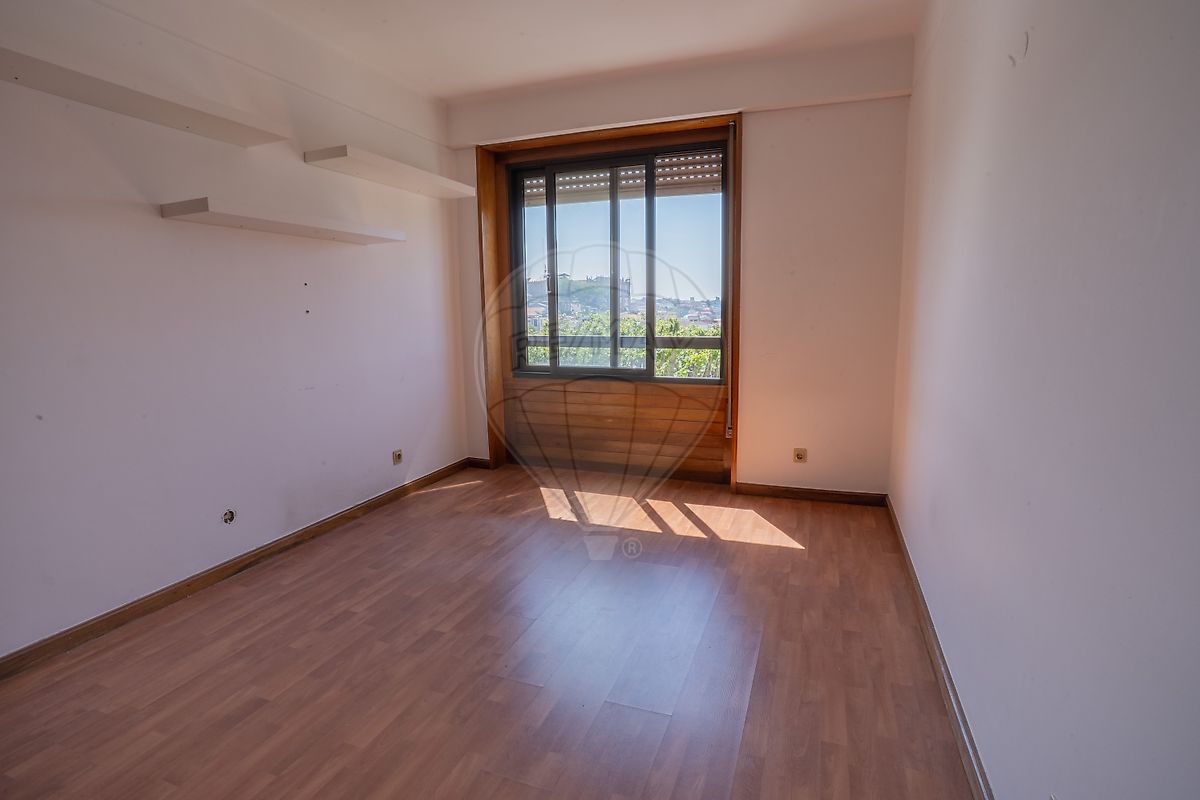 Apartamento T4 para venda