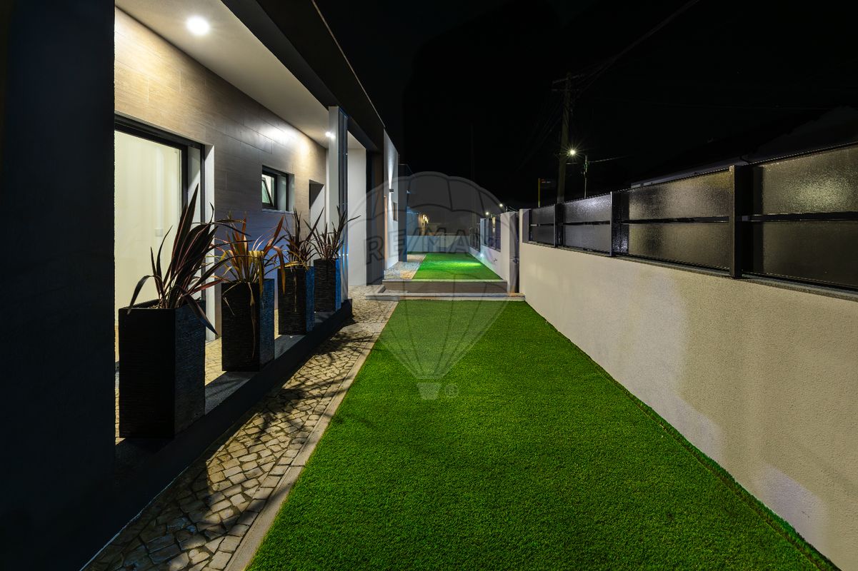 Moradia T4 para venda