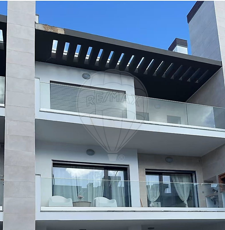 Moradia T4 para arrendamento