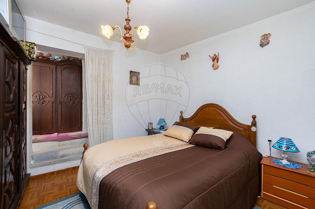 Moradia T5 para venda