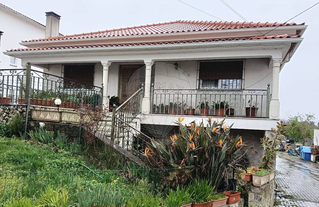 Moradia T5 para venda