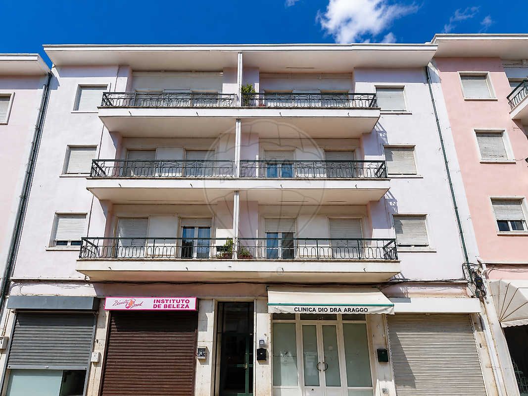 Apartamento T4 para arrendamento